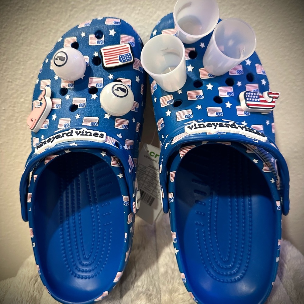 Vineyard Vines CROCS Limited Edition July 4th Beer Pong w/American Flag Design